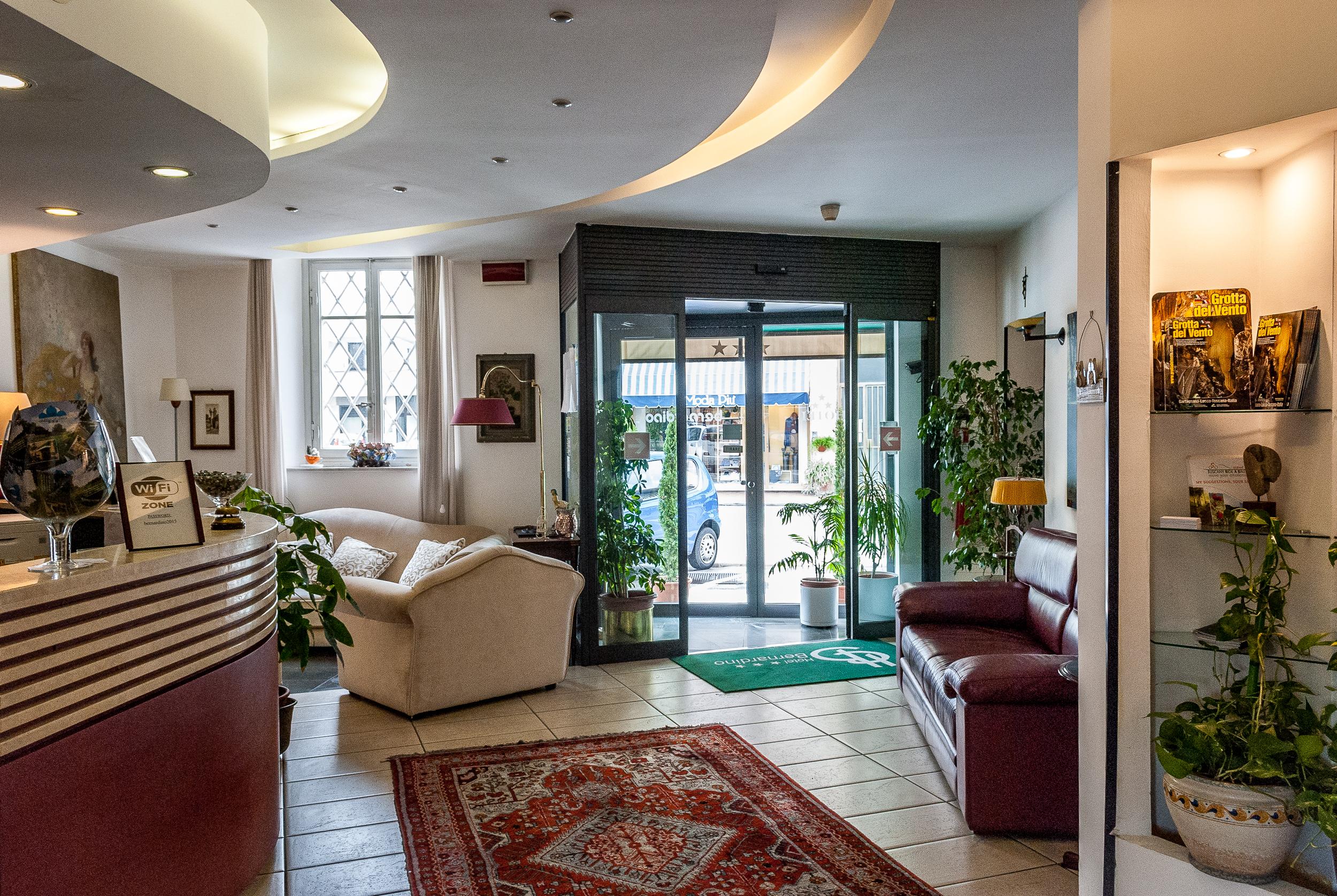 Hotel Bernardino Lucca Esterno foto