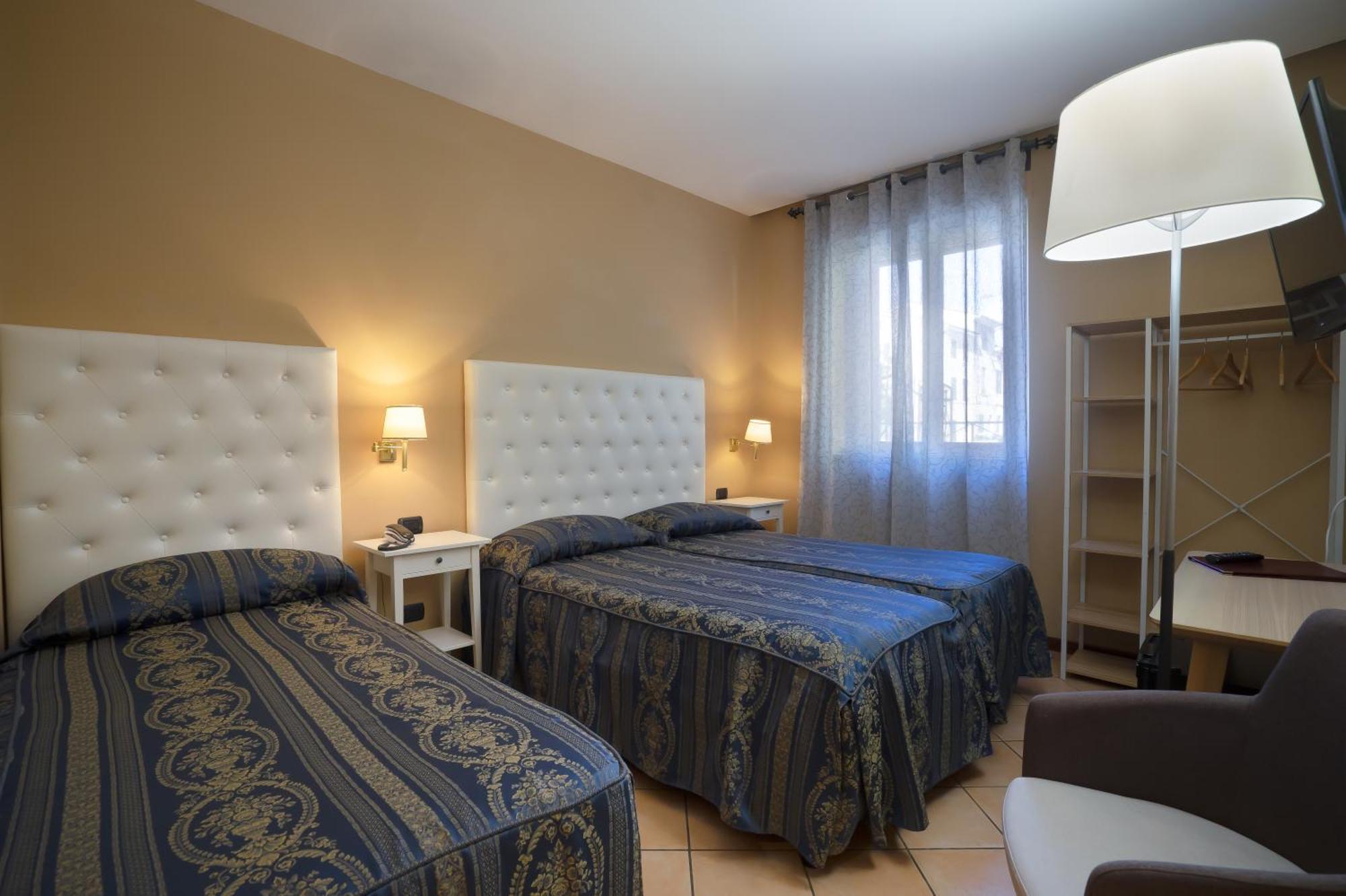 Hotel Bernardino Lucca Esterno foto