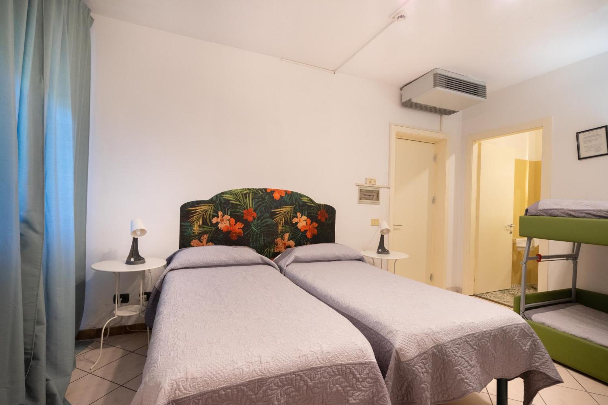 Hotel Bernardino Lucca Esterno foto
