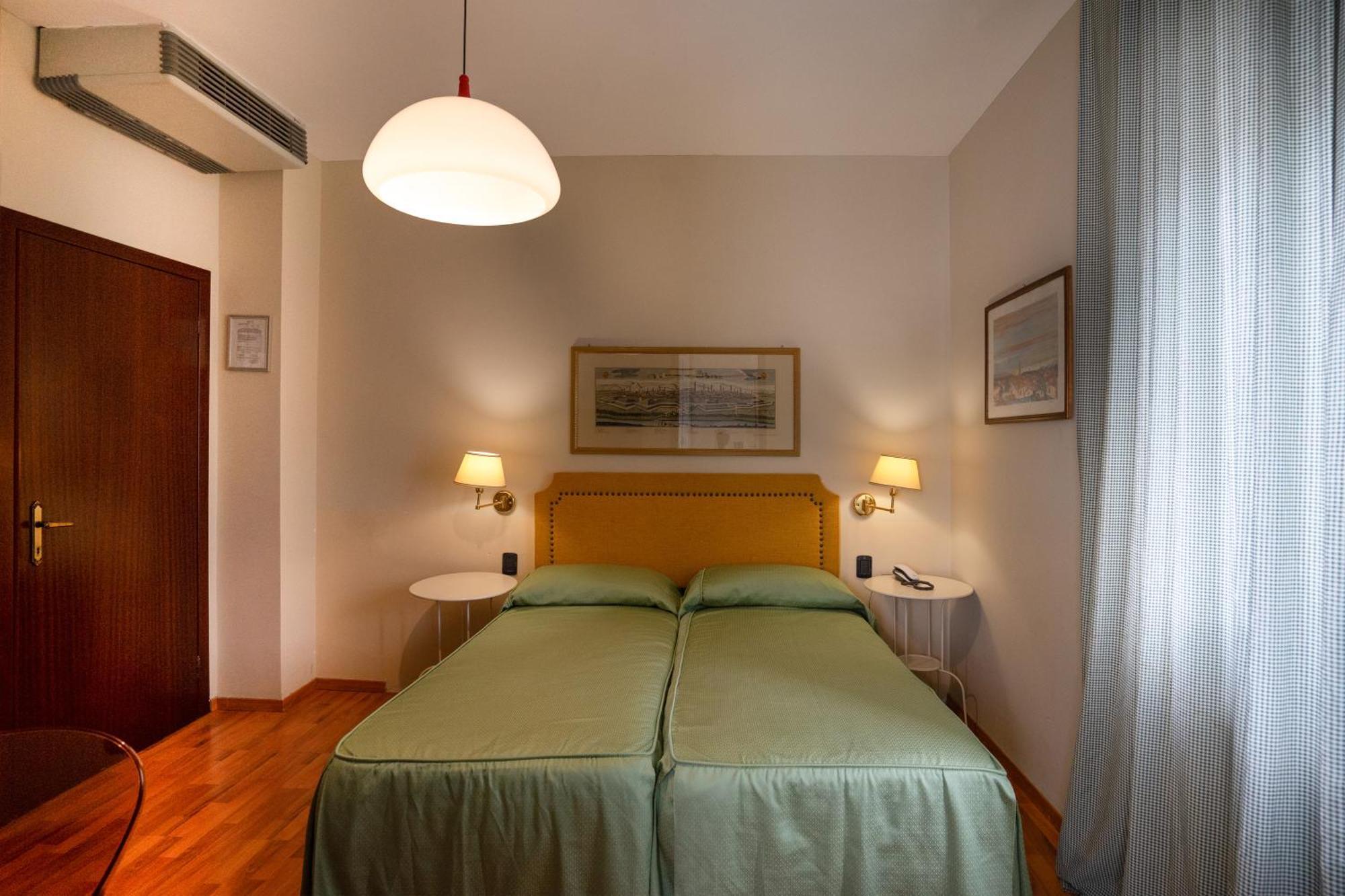 Hotel Bernardino Lucca Esterno foto