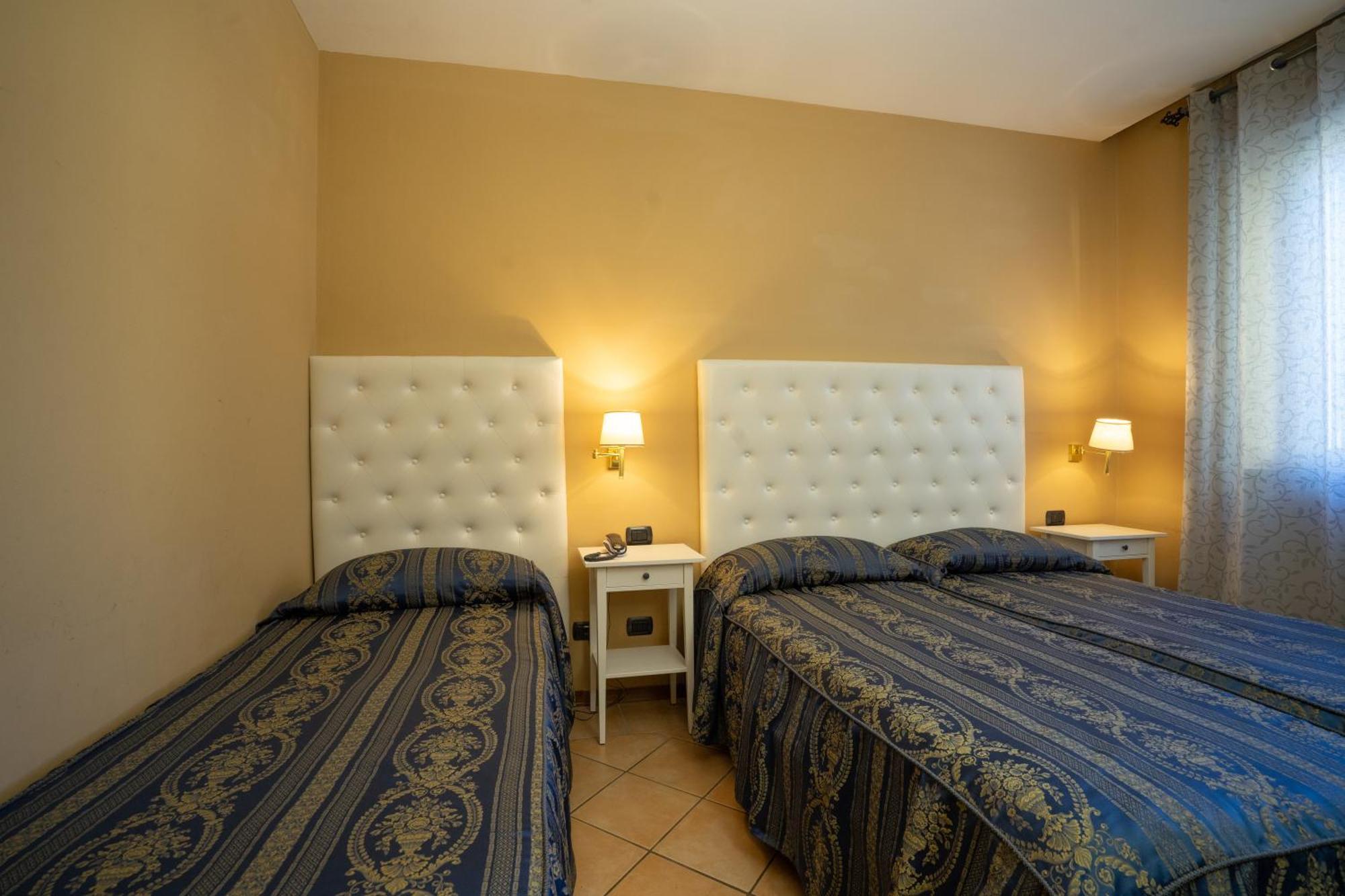 Hotel Bernardino Lucca Esterno foto