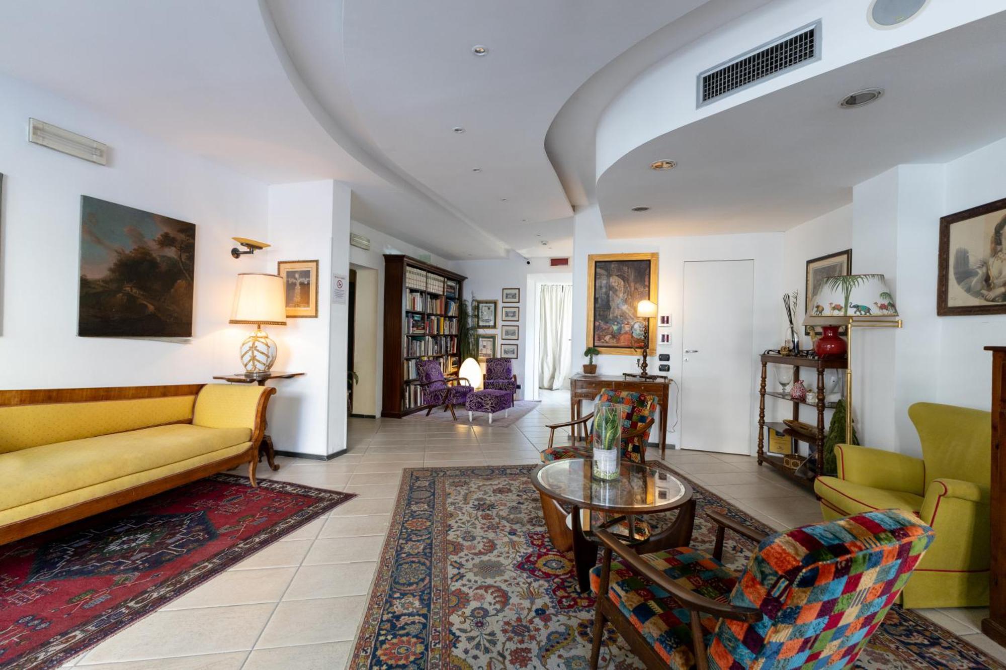 Hotel Bernardino Lucca Esterno foto